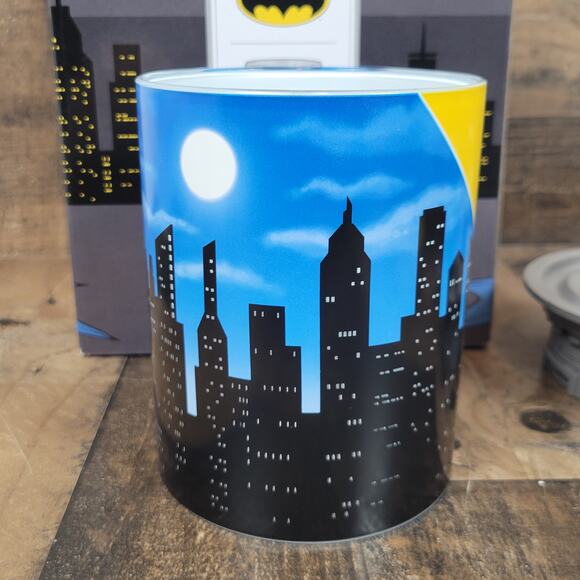 Scentsy Batman Superhero DC Full Size Wax Warmer NOB Plug In Light Blue Gray - Picture 7 of 16